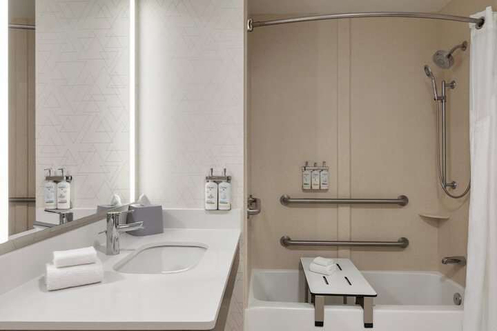 Holiday Inn Express Hotel & Suites NORTH FREMONT by IHG