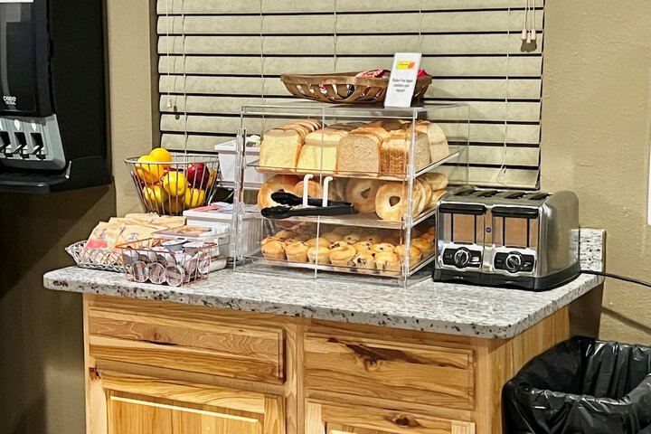 Breakfast/Coffee Service 24 of 24