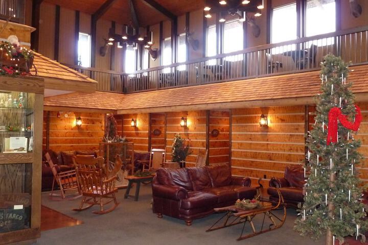 Riverbank Lodge