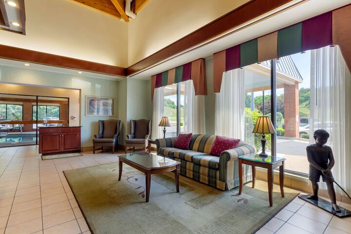 Hotel Interior 9 of 25