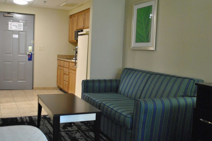 Room 9 of 30