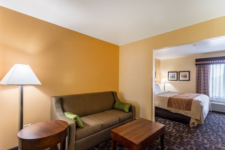 Room 13 of 33