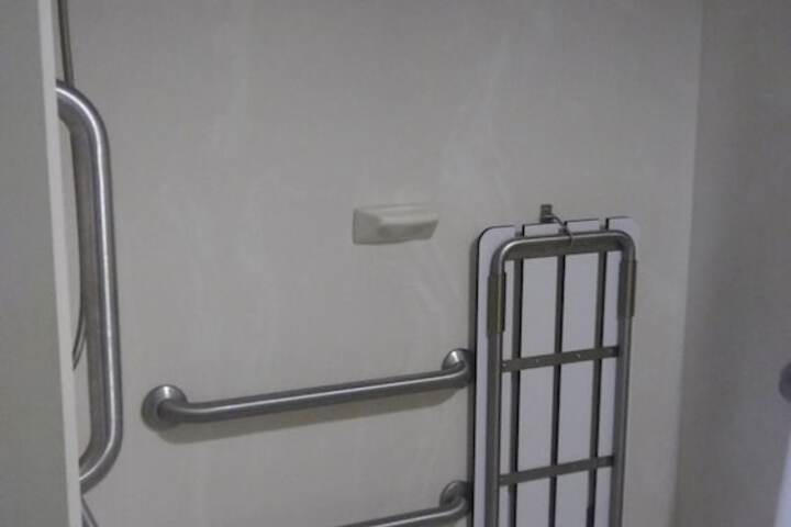 Room 30 of 69