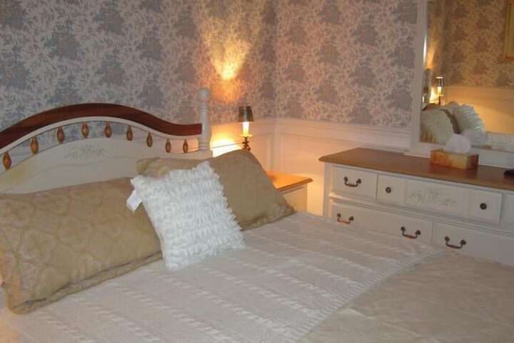 Room 12 of 32