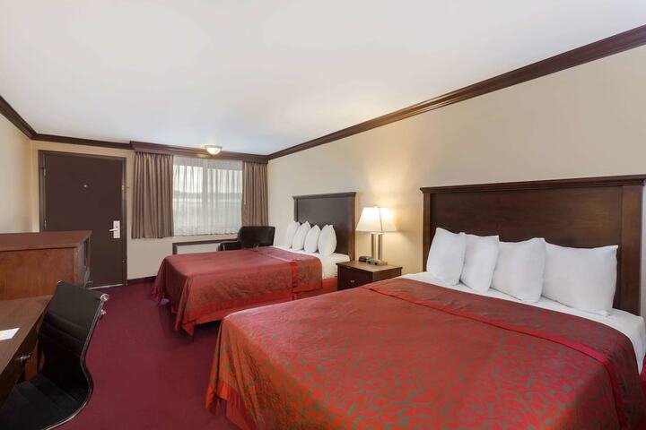 Room 5 of 16