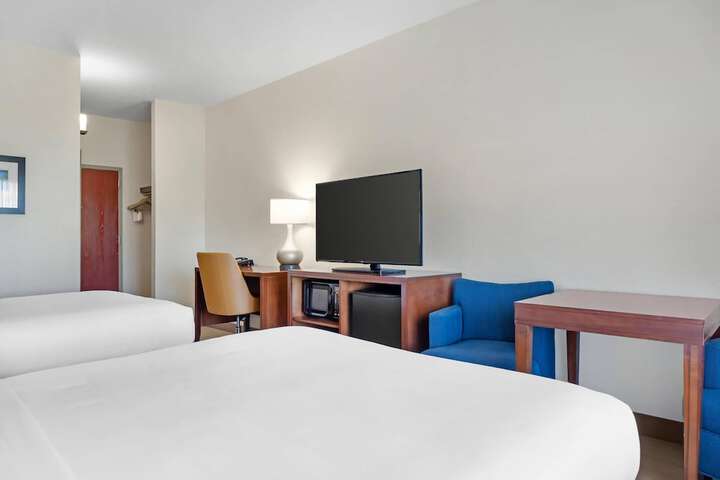 Comfort Inn & Suites Orlando North