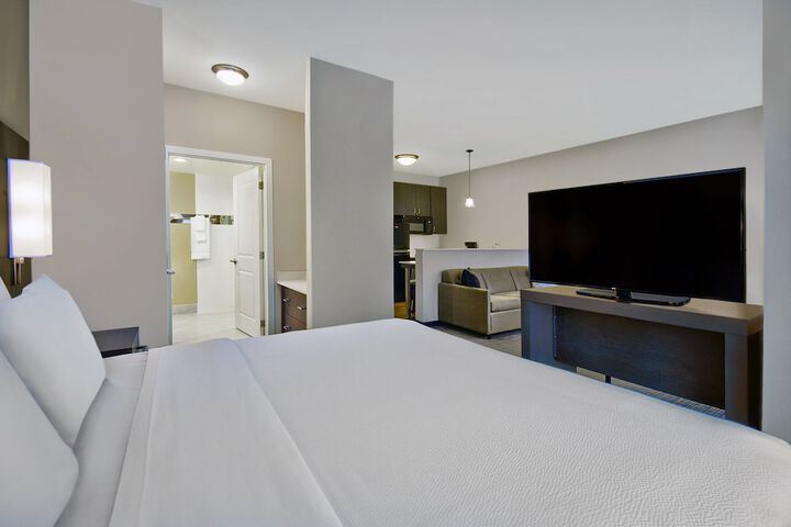 Room 17 of 27