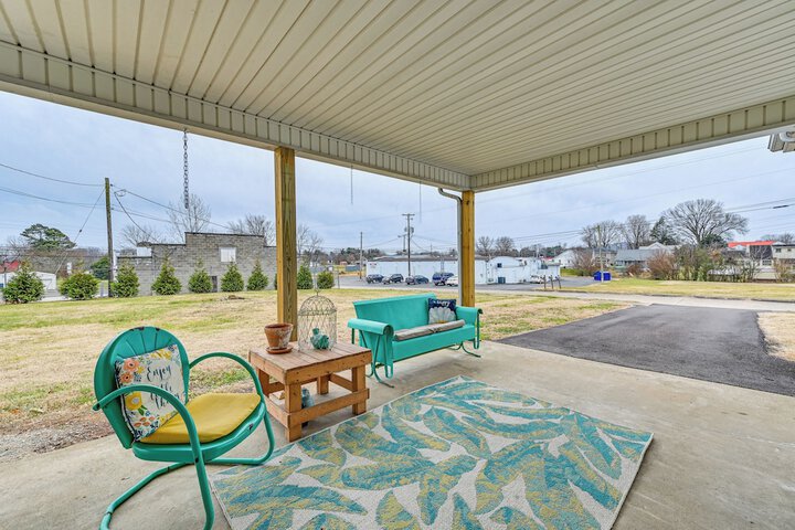 Charming Cave City Vacation Rental w / Fire Pit!