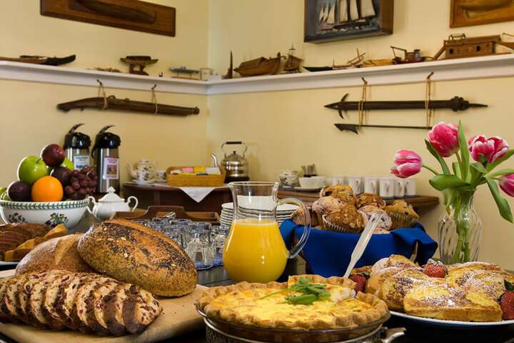 Breakfast/Coffee Service 102 of 135