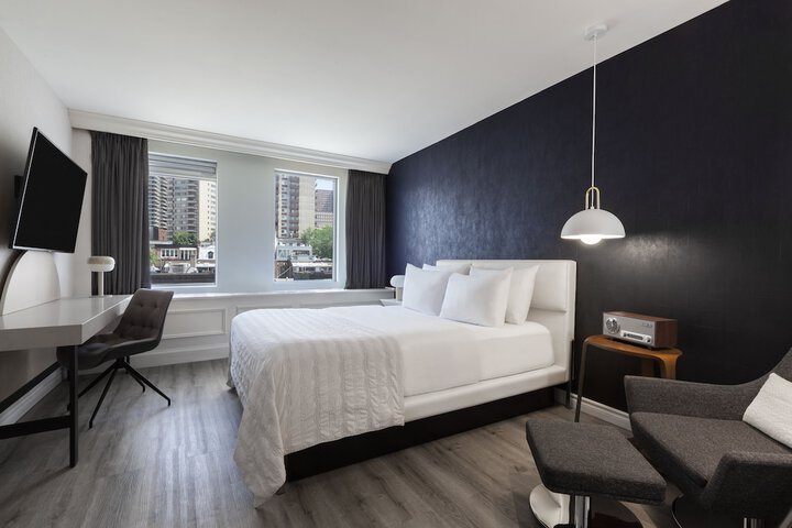 Room 6 of 20