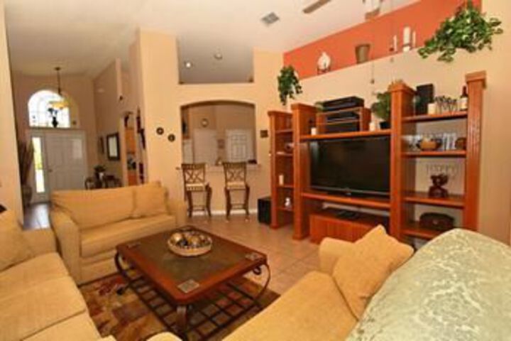 BRAND NEW 4 Bedroom Holiday home by Follow the sun vacation Rentals