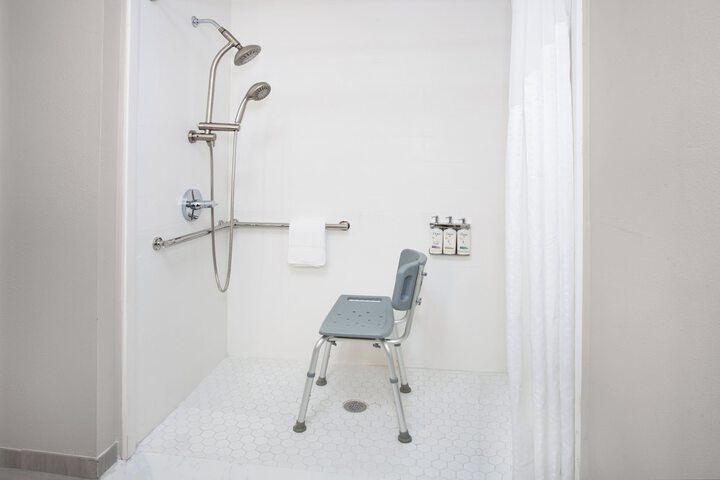 Room 30 of 66