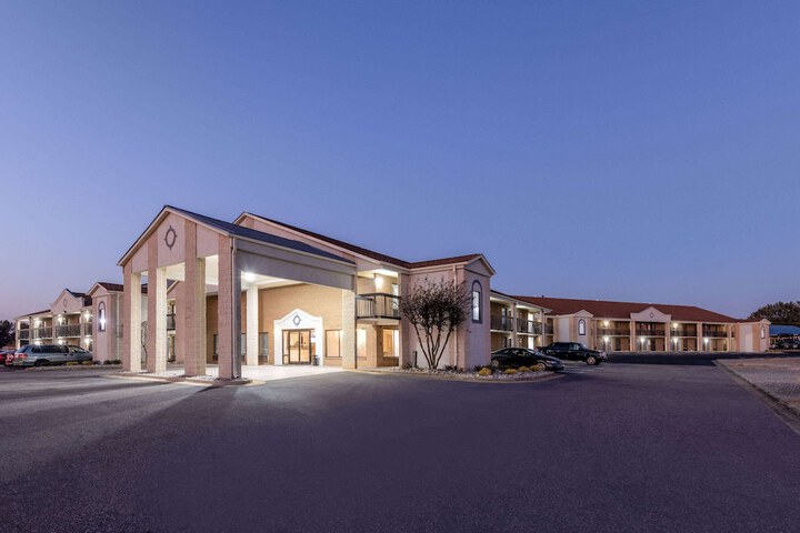 Hotel 4 of 29
