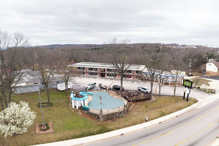 Colonial Mountain Inn Branson MO