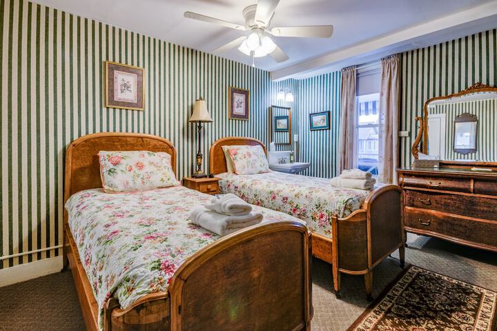 Room 7 of 22