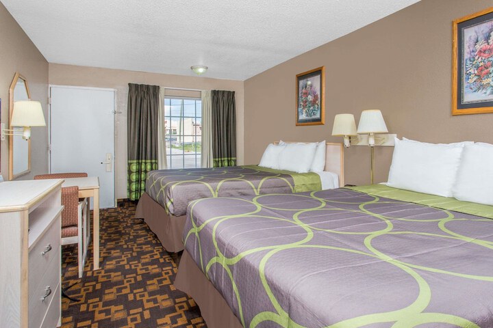 Room 14 of 18