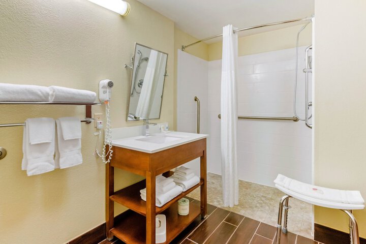 Room 32 of 58