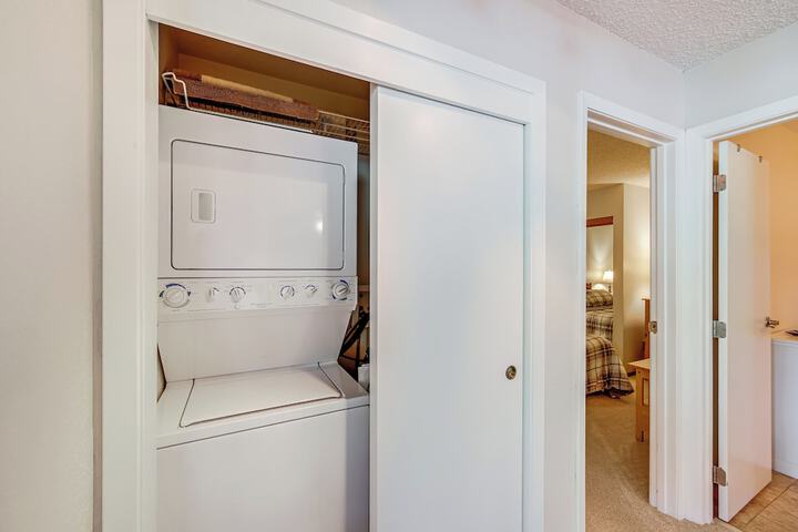 Ski-in / out Granby Ranch Condo w/ Balcony!