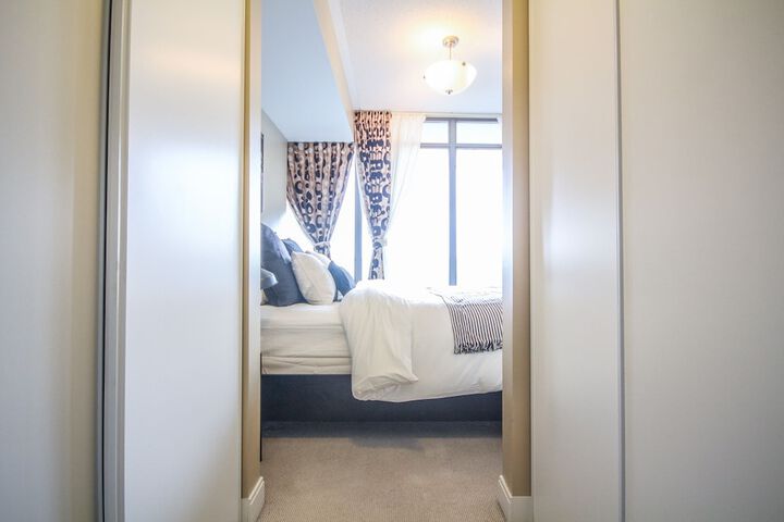 Room 21 of 32