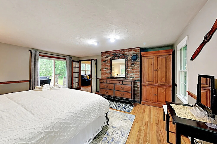Quiet Family - 4 Br Home