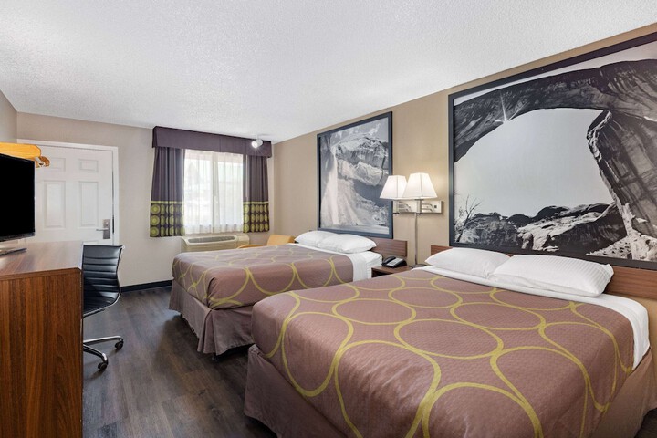 Room 33 of 37