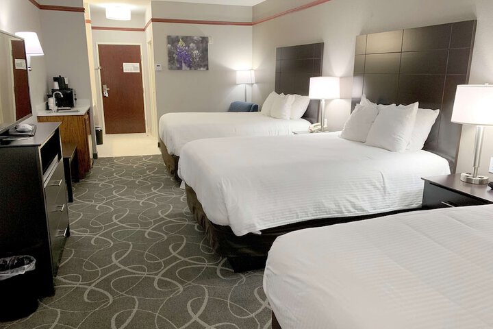 Room 10 of 25