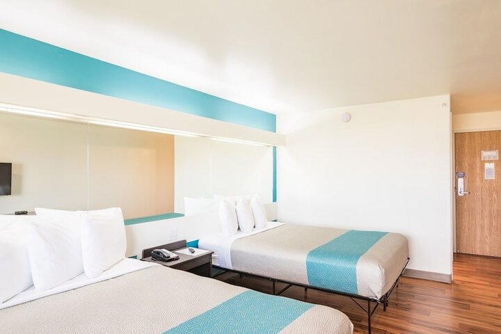 Room 18 of 38