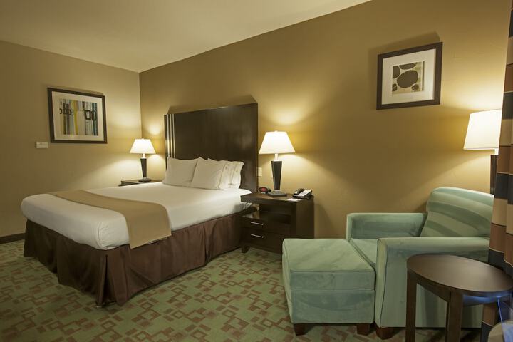 Room 35 of 51