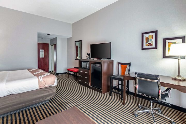 Room 18 of 32