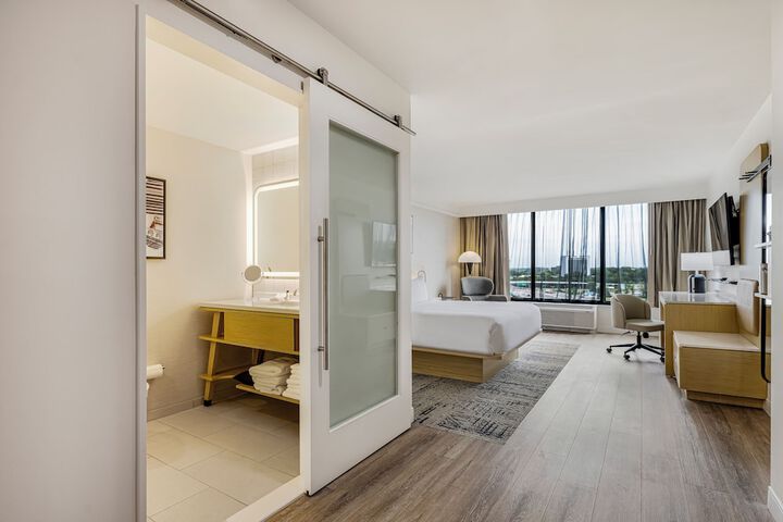 Room 31 of 77