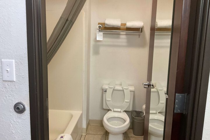 Room 25 of 26