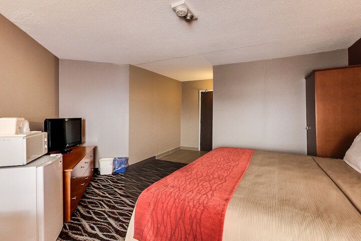 Room 16 of 32