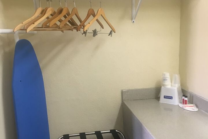 Room 18 of 39