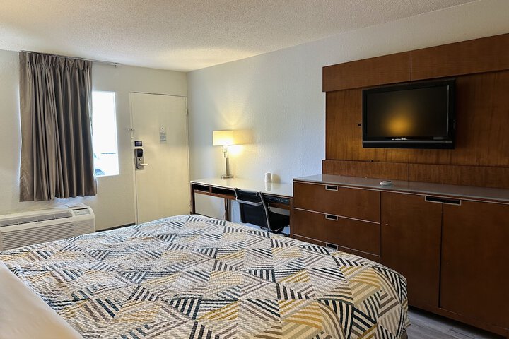 Room 17 of 19