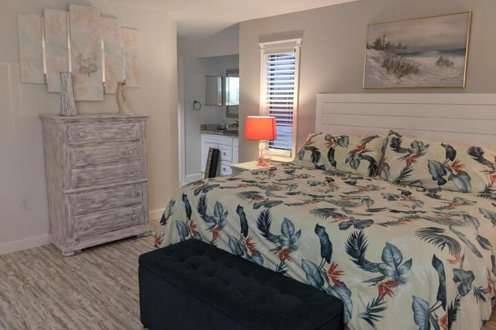 LUX VILLAs on beautiful Palmer Ranch
