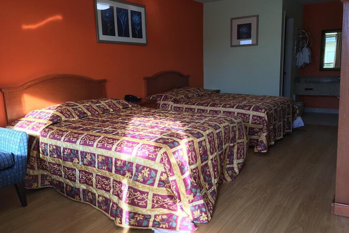 Room 32 of 43