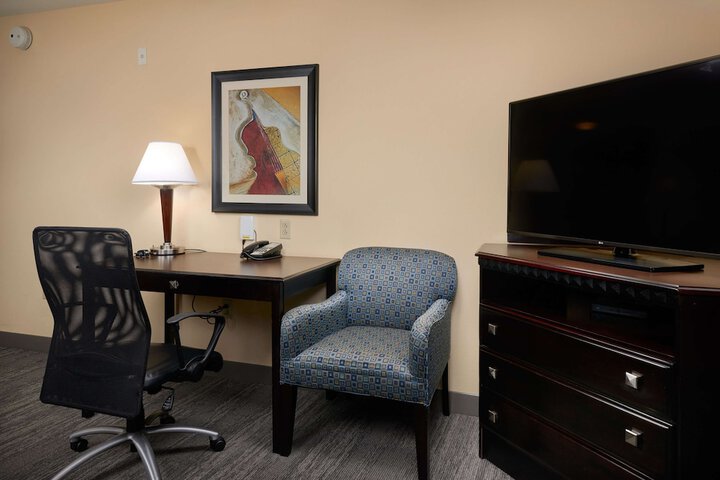 Room 33 of 75