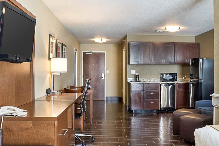 Comfort Suites Minot South