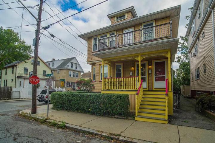 Cozy Large House close to TUFTS / Harvard/MIT 4BR