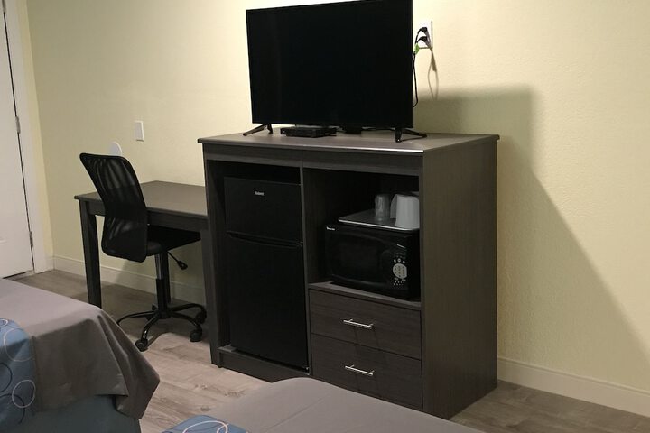 Room 13 of 24