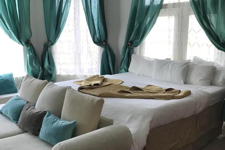 The Columbia Inn at Peralynna Manor