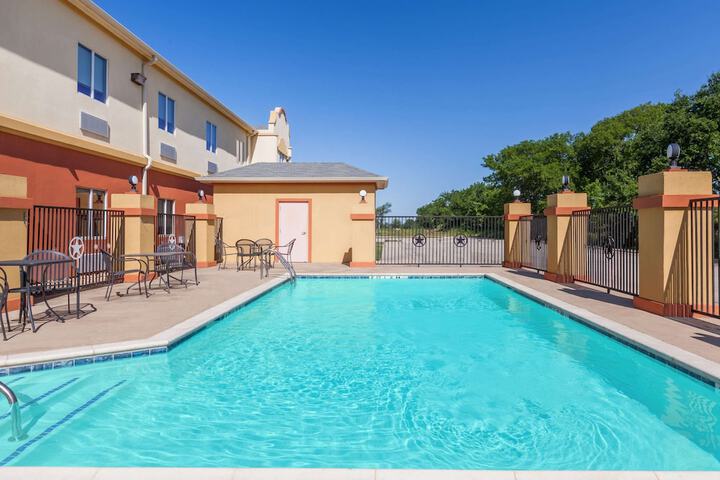 Pool 2 of 13