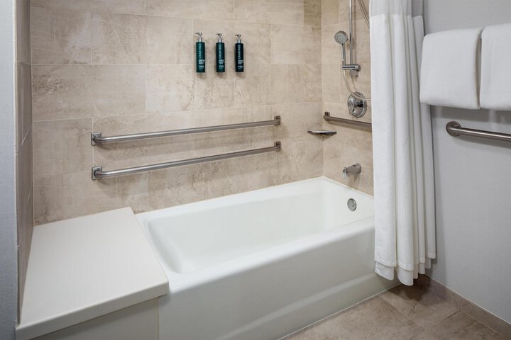 DoubleTree by Hilton Boston - Andover