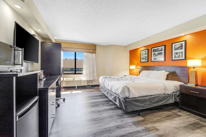 Room 14 of 25