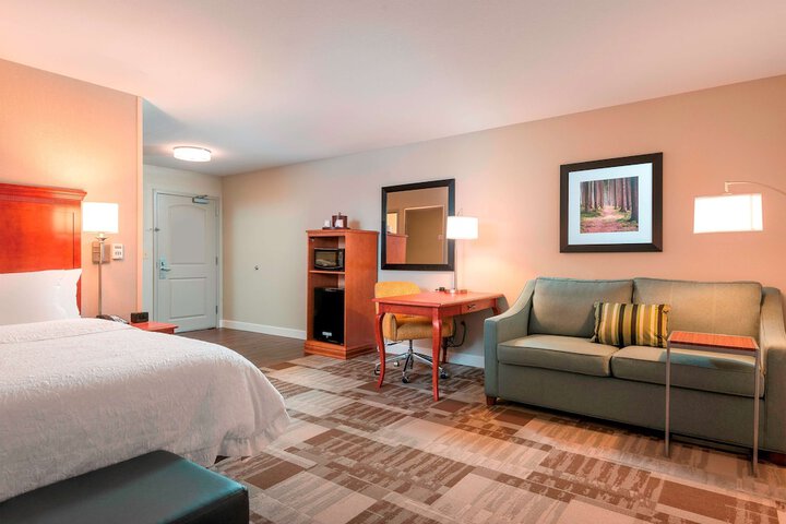 Room 9 of 37