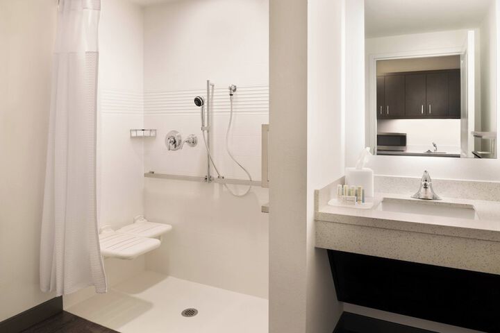 Room 11 of 26