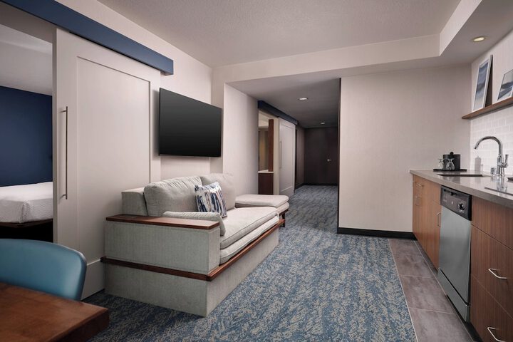 Room 14 of 37