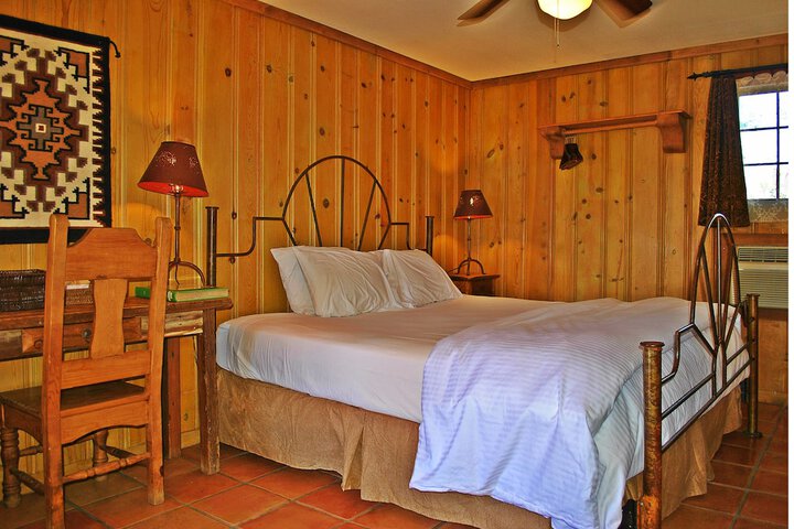 The Maverick Inn