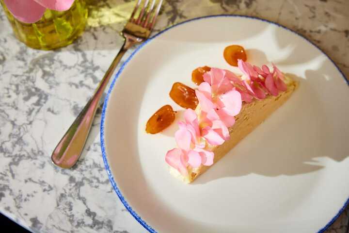Dining 42 of 64