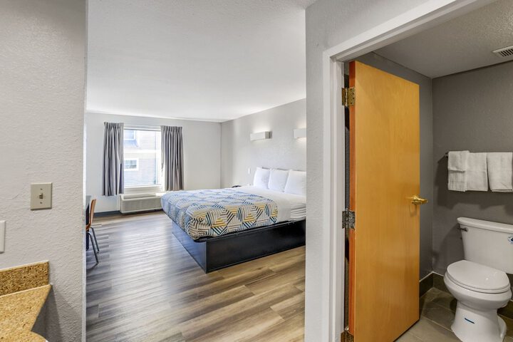 Room 22 of 33
